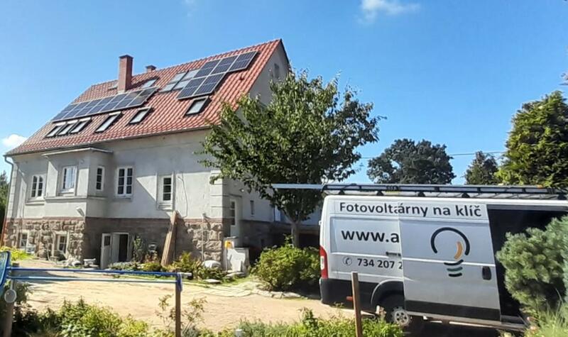 Reference: Fotovoltaika na klíč s využitím baterií, instalovaná ve Stráži 