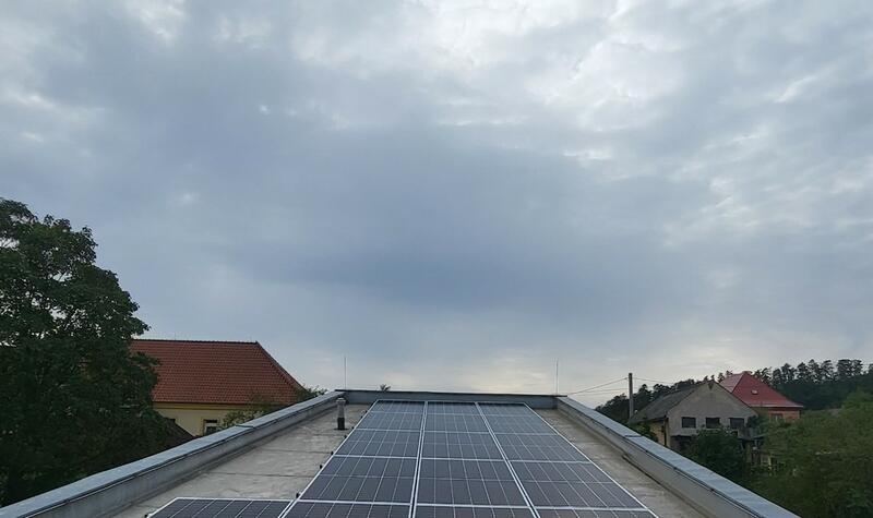 Reference: Solární elektrárna s instalací bateriového úložiště - Králův Dvůr 