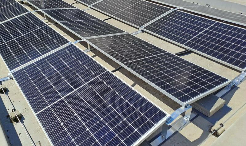 Reference: Solární elektrárna na míru instalovaná na rovné střeše v Libčanech 