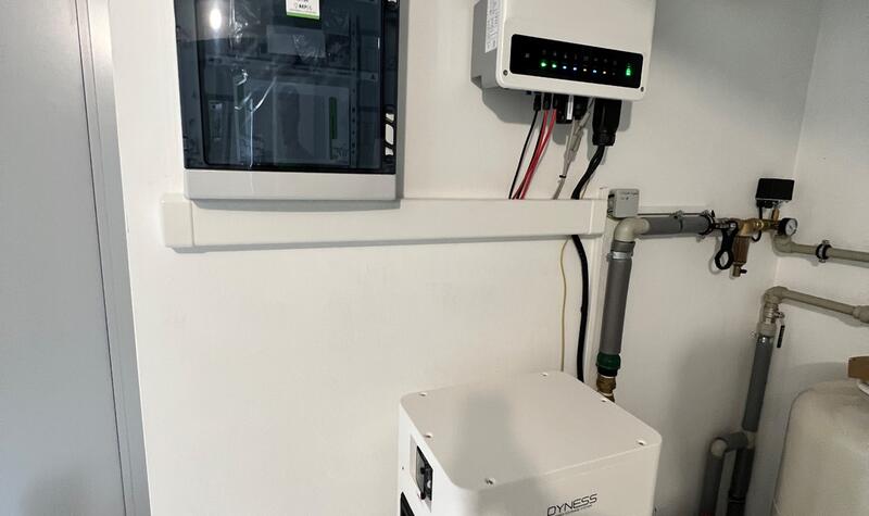 Reference: Solární elektrárna na míru instalovaná na rovné střeše v Libčanech 