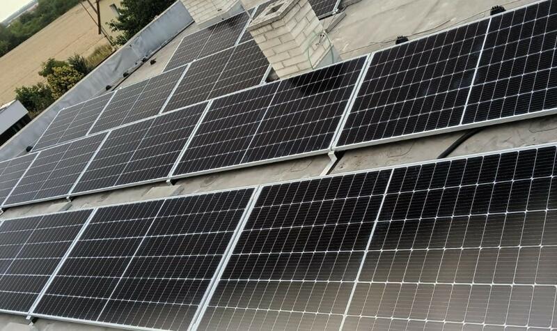 Reference: Instalace solární elektrárny na míru s bateriovým úložištěm - Rudná u Prahy 