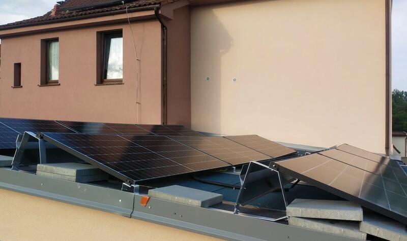 Reference: Solární elektrárna s využitím bateriového systému - Doksy